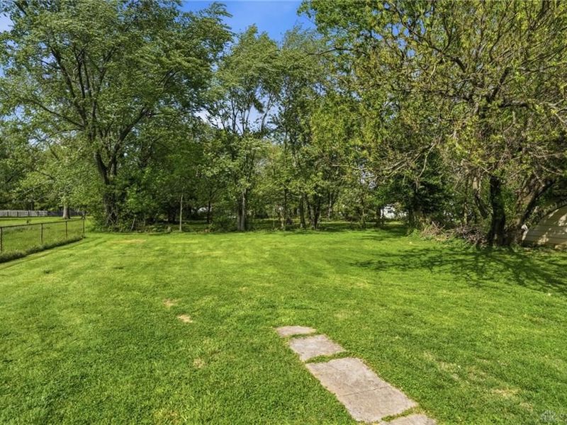 1382 W Galbraith Road, Cincinnati, OH 45231 Photo 27