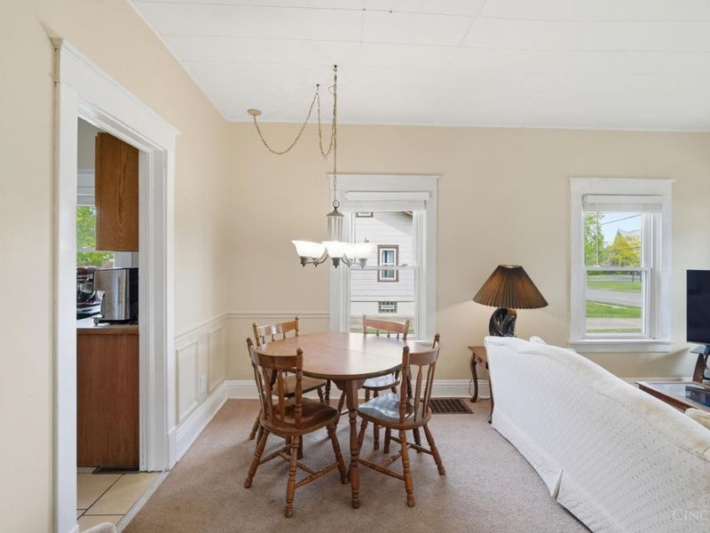 1382 W Galbraith Road, North College Hill, OH 45231 Photo 8