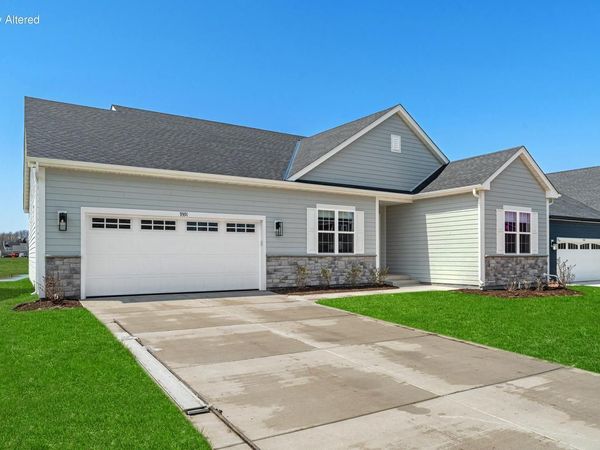 9391 S Parkside LANE, Franklin, WI 53132