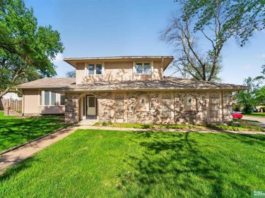 6617 S 75th Circle , Omaha, NE 68127