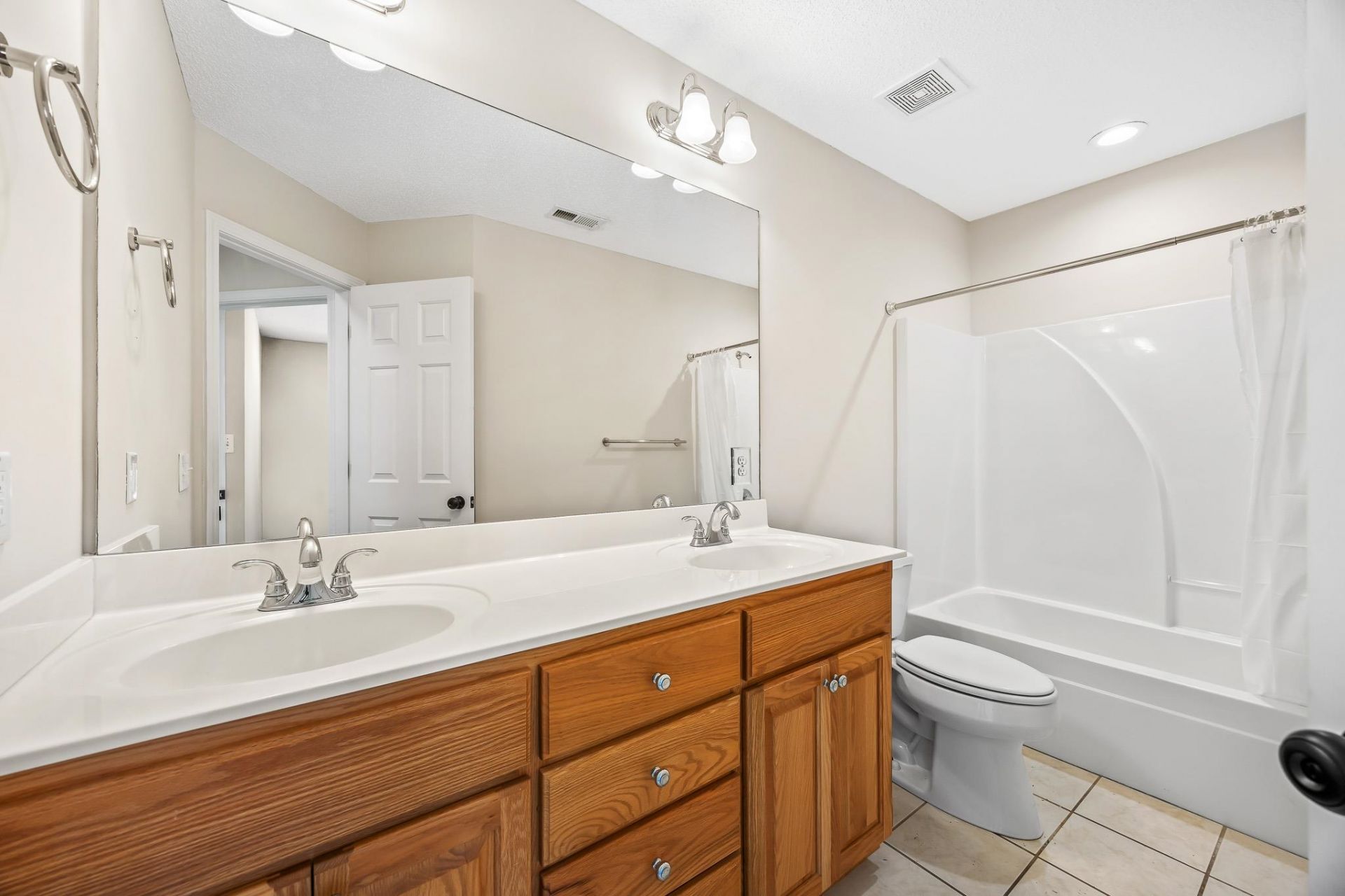243 Jessica Lakes Dr. Photo 38