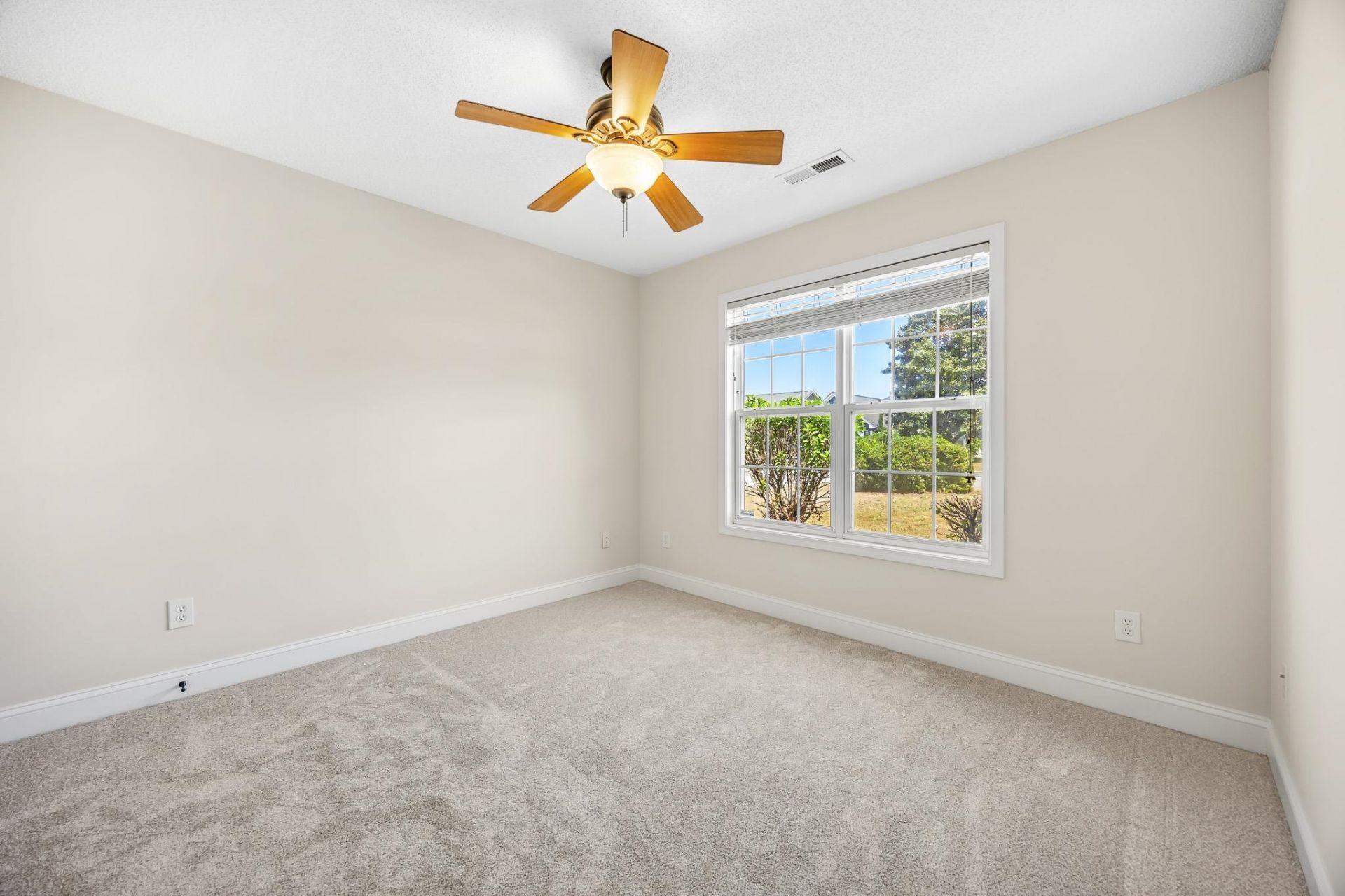 243 Jessica Lakes Dr. Photo 40