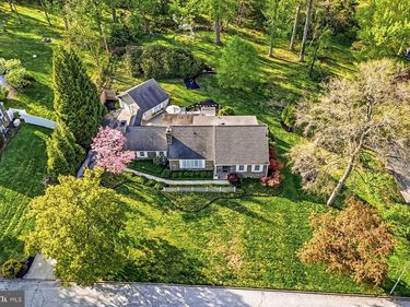 53 BRENNAN DRIVE, BRYN MAWR, PA 19010