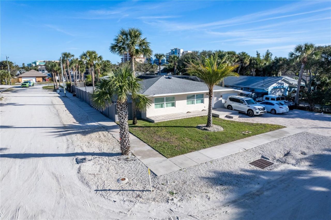 900 E 1st Avenue, New Smyrna Beach, FL 32169 Photo
