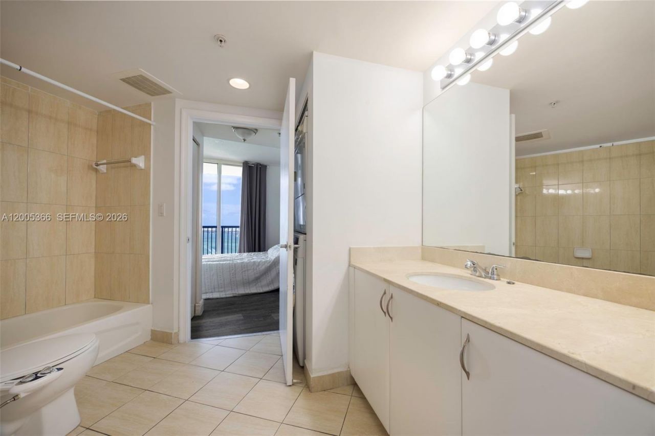 1750 N Bayshore Dr , Unit 3801, Miami, FL 33132 Photo
