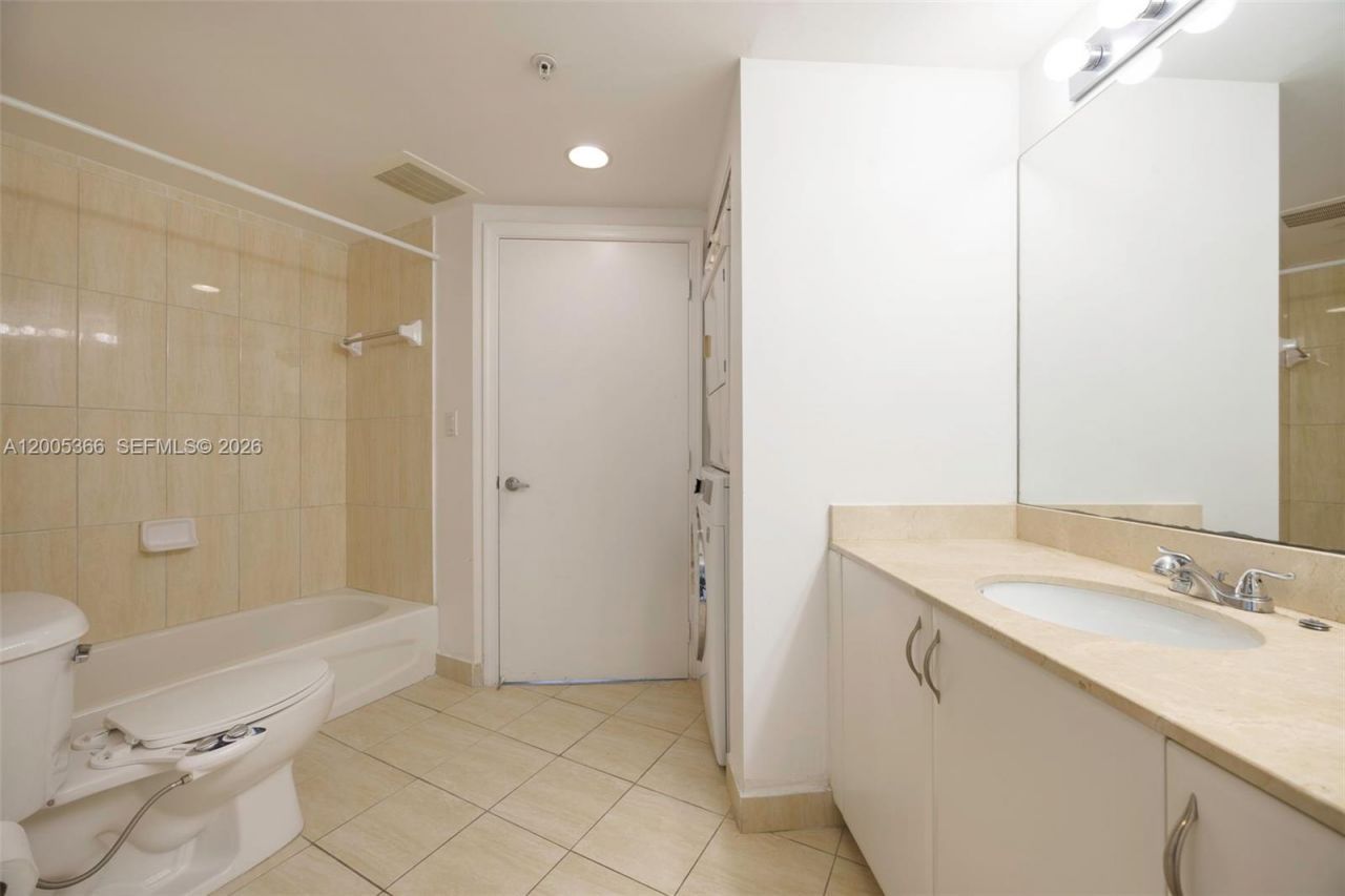 1750 N Bayshore Dr , Unit 3801, Miami, FL 33132 Photo