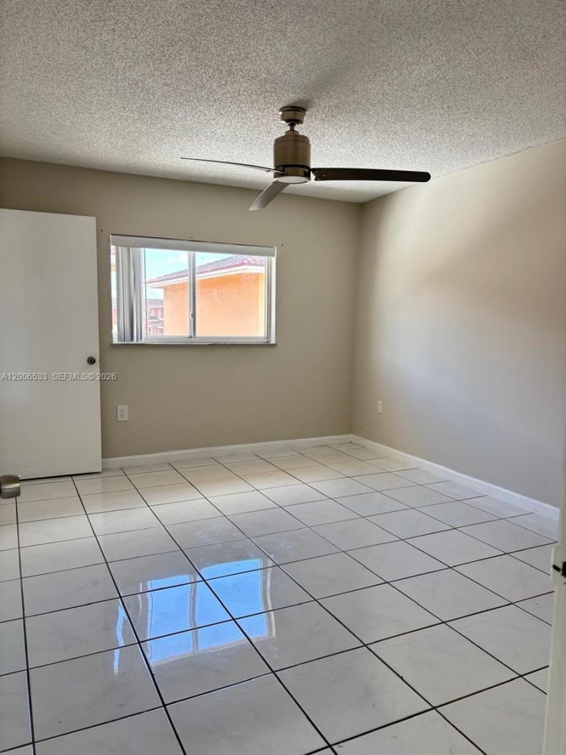 6891 W 36th Ave , Unit 201, Hialeah, FL 33018 Photo