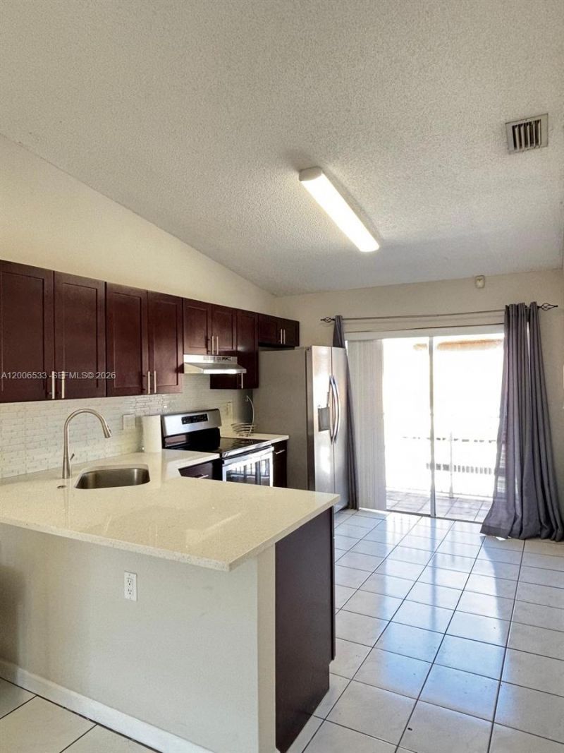 6891 W 36th Ave , Unit 201, Hialeah, FL 33018 Photo