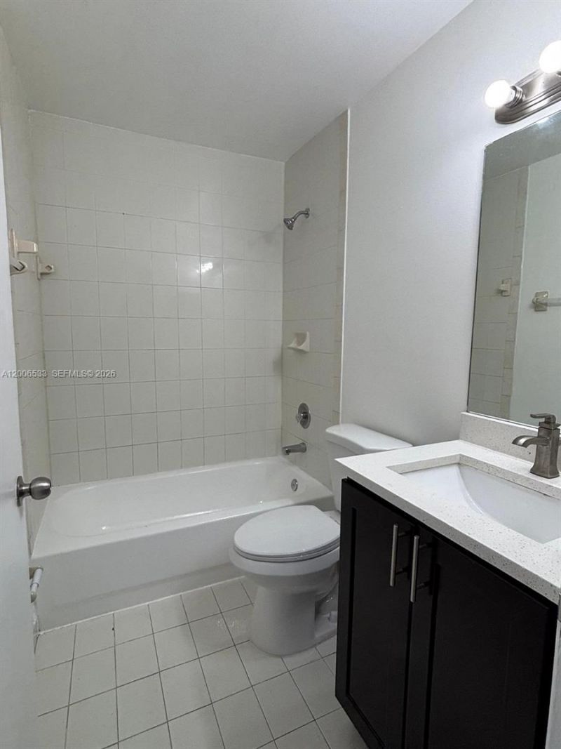 6891 W 36th Ave , Unit 201, Hialeah, FL 33018 Photo