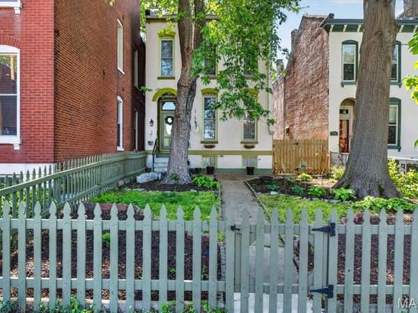 2702 Indiana Avenue , St Louis, MO 63118