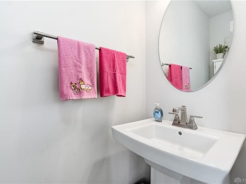 894 Acorn Drive, Sugarcreek Township, OH 45440 Photo 15