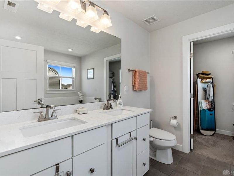 894 Acorn Drive, Sugarcreek Township, OH 45440 Photo 22