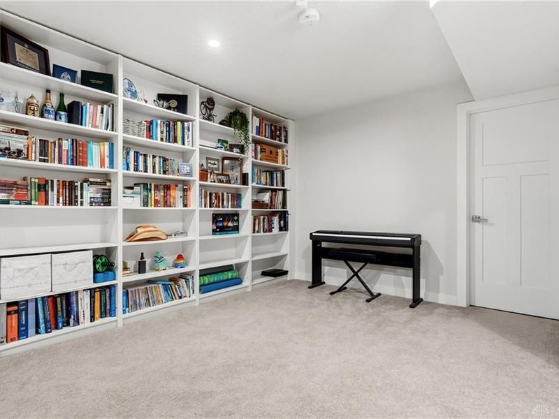 894 Acorn Drive, Sugarcreek Township, OH 45440 Photo 36