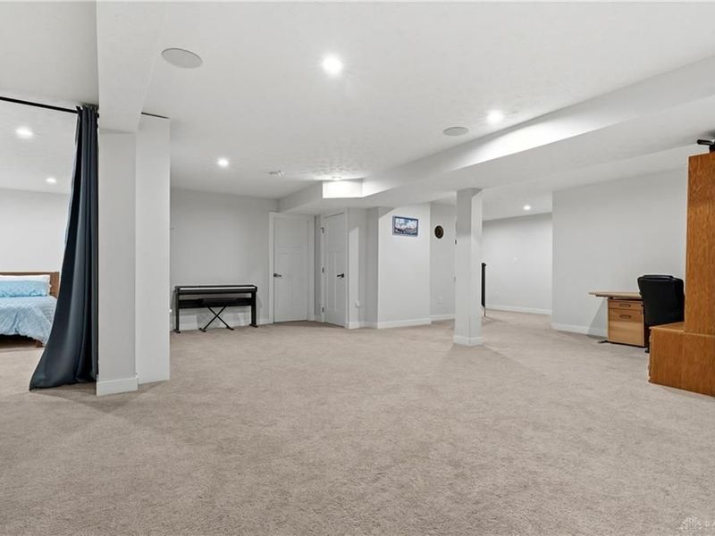 894 Acorn Drive, Sugarcreek Township, OH 45440 Photo 37