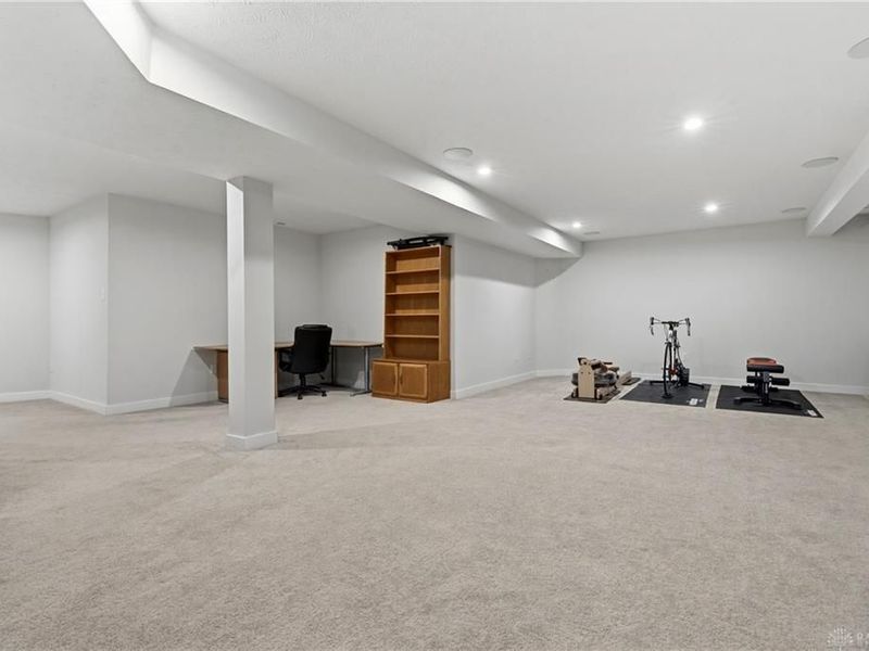 894 Acorn Drive, Sugarcreek Township, OH 45440 Photo 40