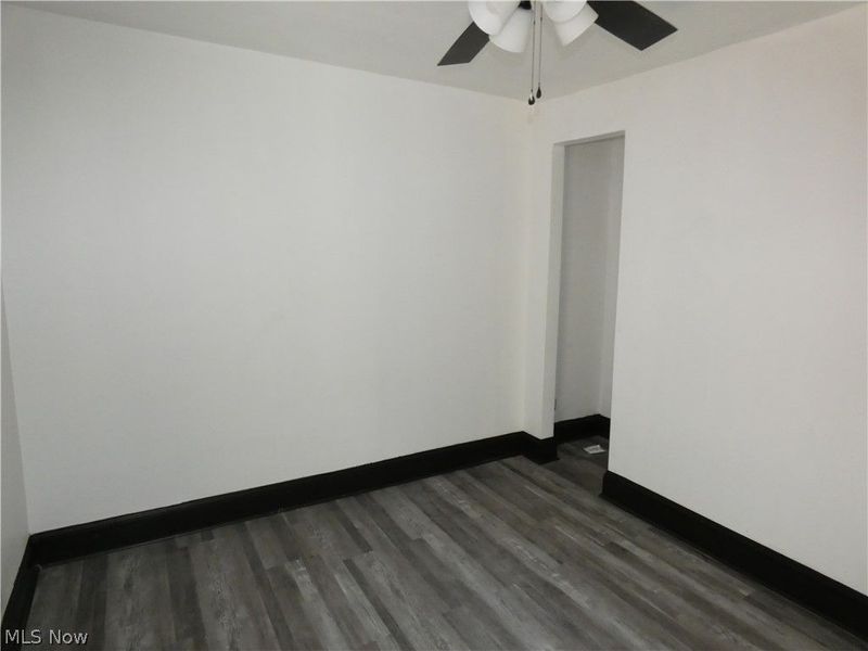 462 E 109th Street, Cleveland, OH 44108 Photo 17