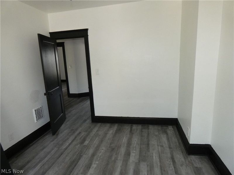 462 E 109th Street, Cleveland, OH 44108 Photo 22