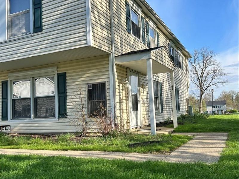 144 Canterbury Lane, Unit D-29, Medina, OH 44256 Photo 2