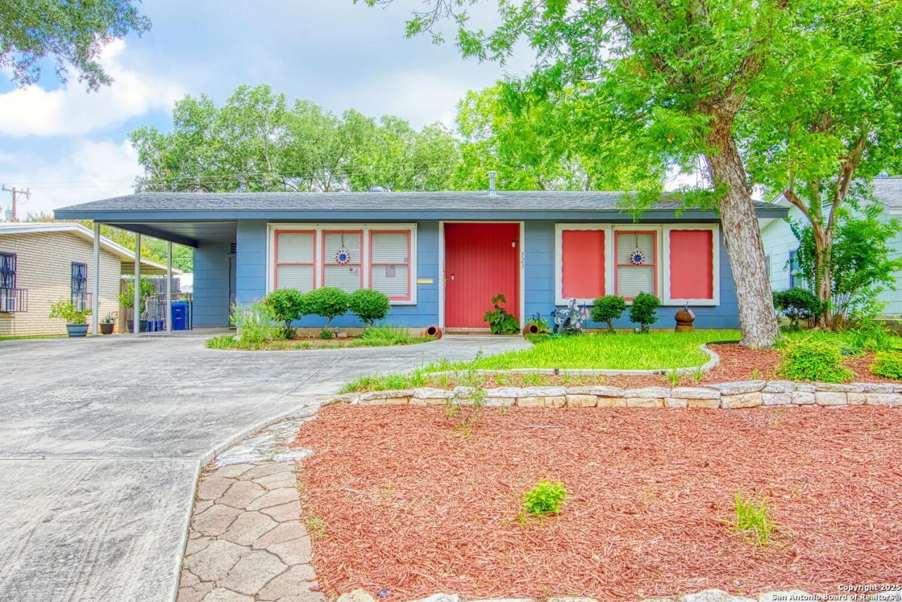323 Hatcher Ave, San Antonio, TX 78223 Main Photo
