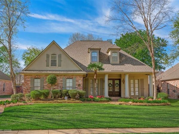 102 Chesterton Court , Bossier City, LA 71111