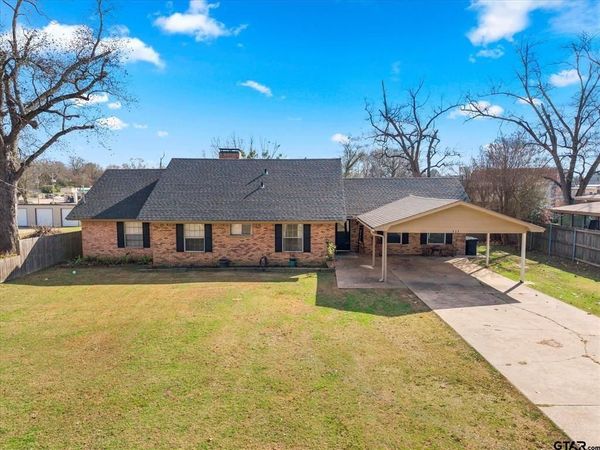 337 Daingerfield , Pittsburg, TX 75686