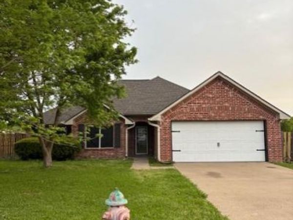 1157 N 3rd Street , Wills Point, TX 75169