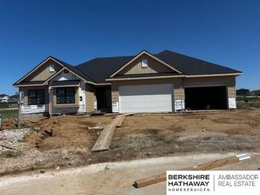 21854 Amber Circle, Gretna, NE 68028