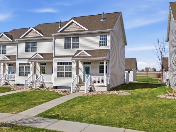 4551 44th Street S, Fargo, ND 58104