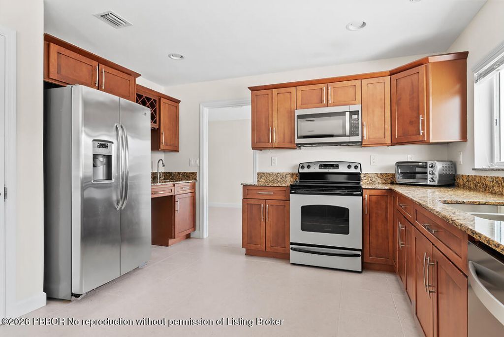 260 E Lakewood Road, West Palm Beach, FL 33405 Photo
