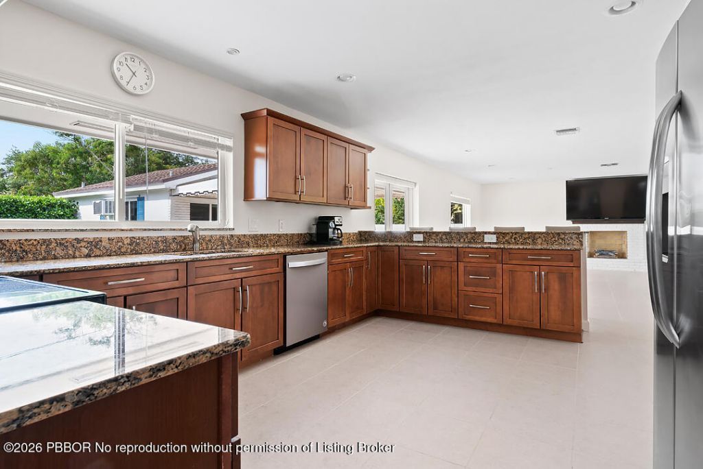 260 E Lakewood Road, West Palm Beach, FL 33405 Photo