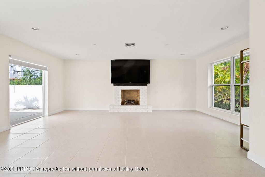260 E Lakewood Road, West Palm Beach, FL 33405 Photo