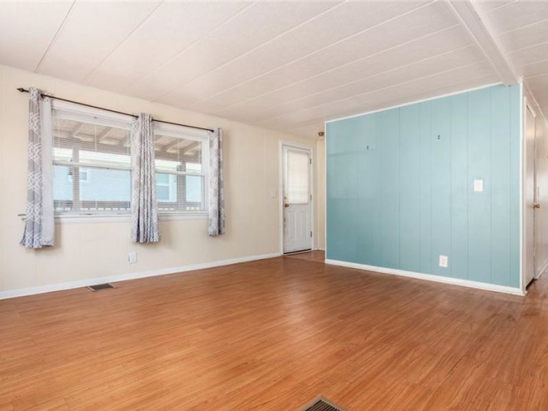 1146 Seborn Avenue , South Zanesville, OH 43701 Photo 12