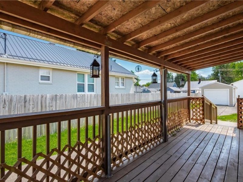 1146 Seborn Avenue , South Zanesville, OH 43701 Photo 2