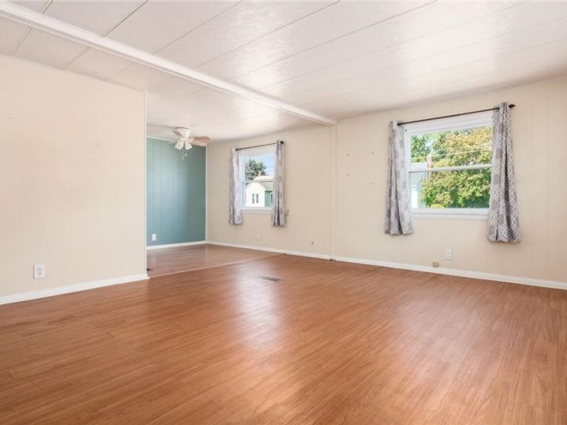 1146 Seborn Avenue , South Zanesville, OH 43701 Photo 4