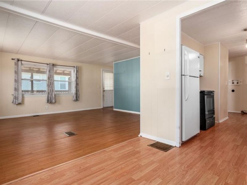 1146 Seborn Avenue , South Zanesville, OH 43701 Photo 6