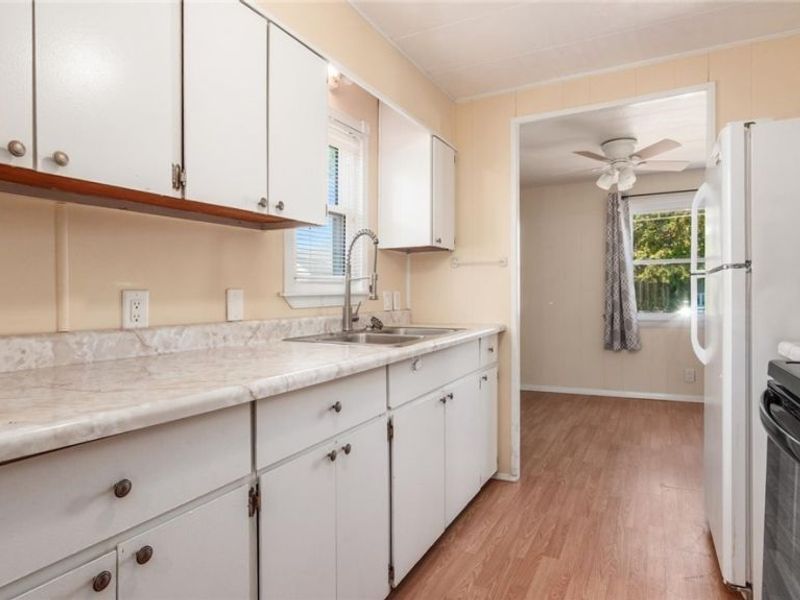 1146 Seborn Avenue , South Zanesville, OH 43701 Photo 9