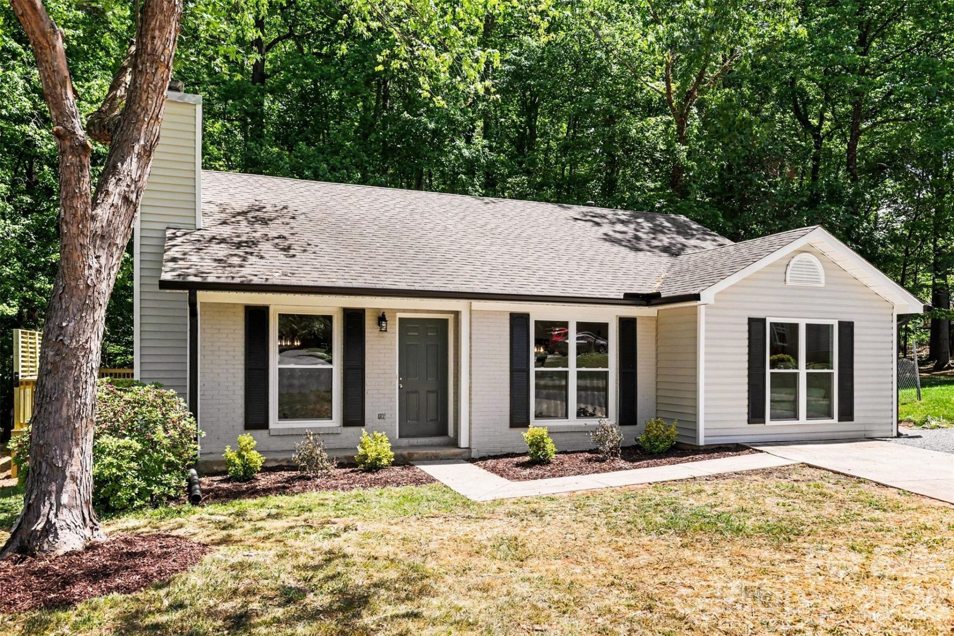 5801 Rocky Mount Court, Charlotte, NC 28214 Main Photo