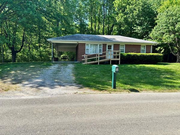 142 Fisk Rd, Livingston, TN 38570