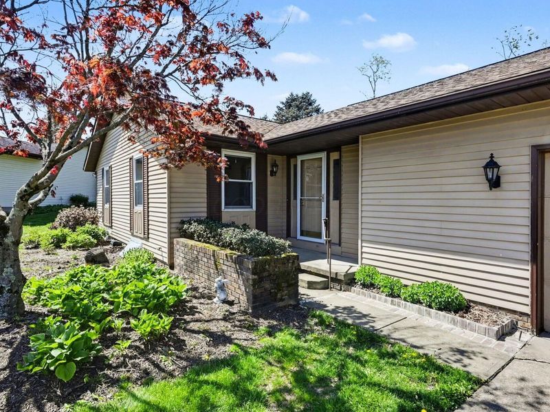 332 Kelly Circle , Zanesville, OH 43701 Photo 5