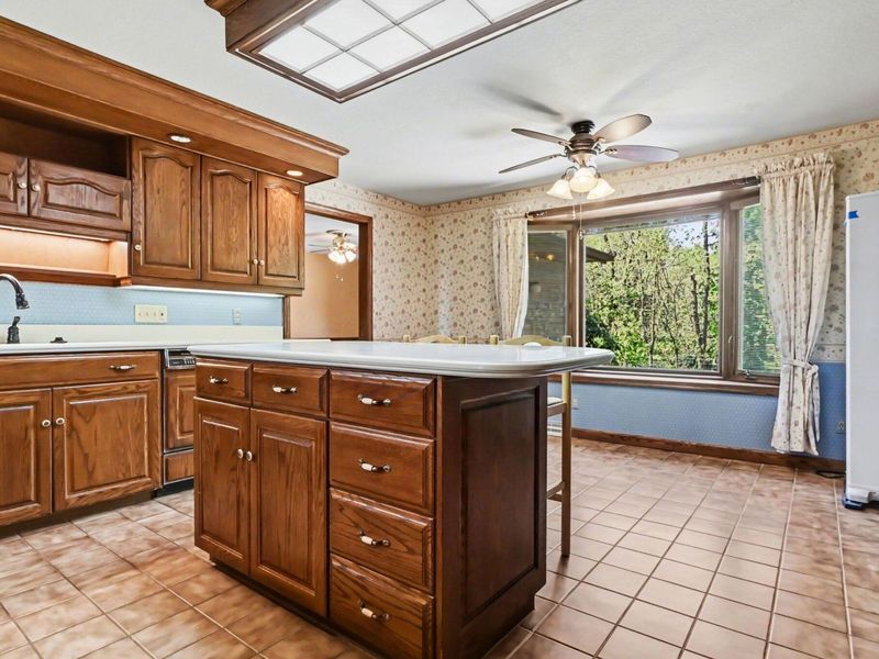 332 Kelly Circle , Zanesville, OH 43701 Photo 9