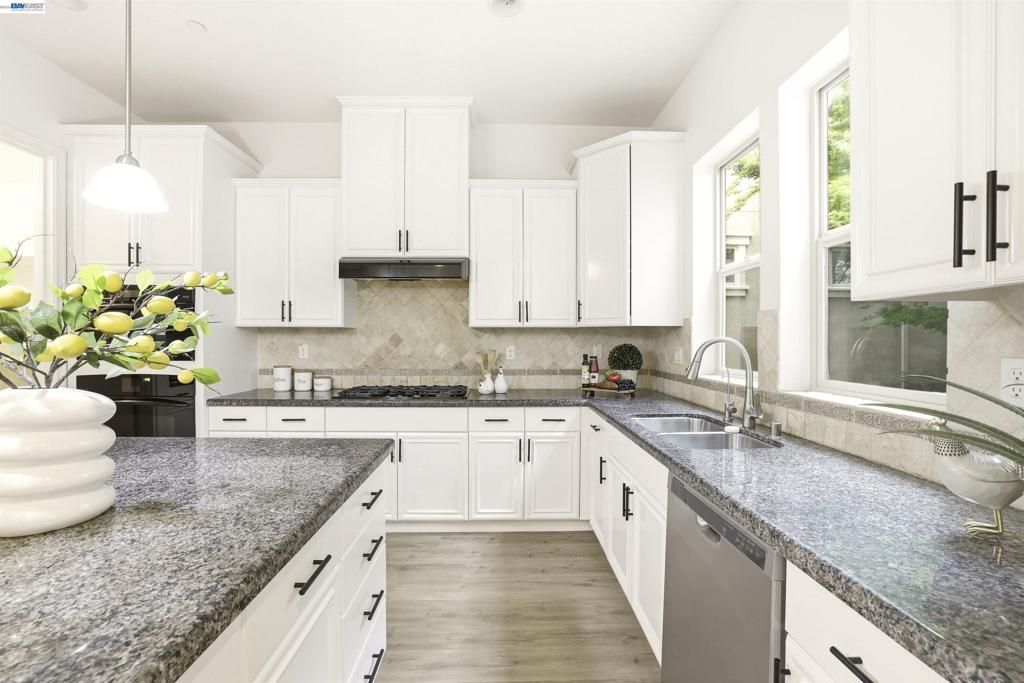 3159 Central Pkwy, Dublin, CA 94568 Main Photo