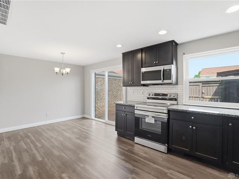 1114 Charleston Court, Fairborn, OH 45324 Photo 12