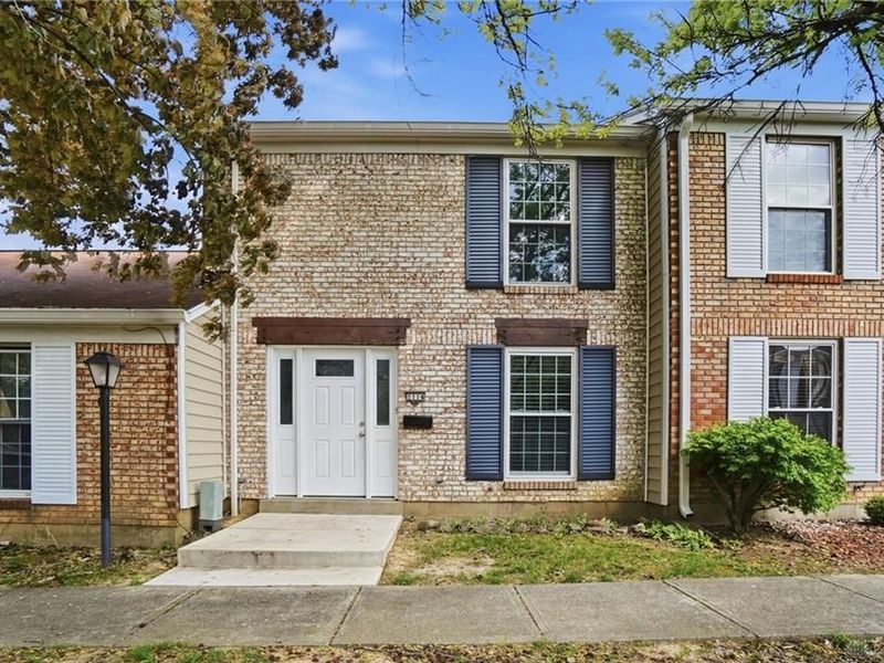 1114 Charleston Court, Fairborn, OH 45324 Photo 3