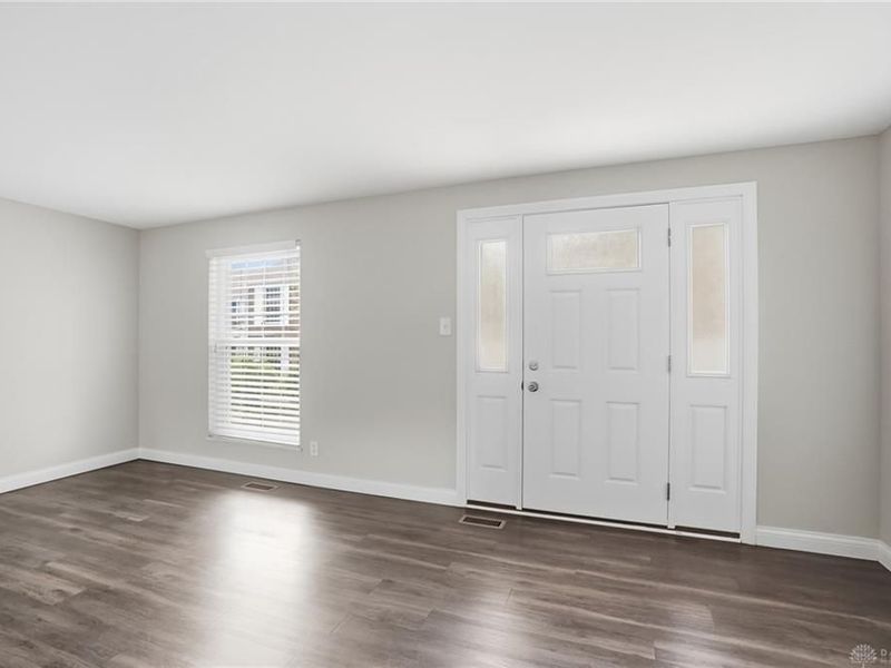 1114 Charleston Court, Fairborn, OH 45324 Photo 5