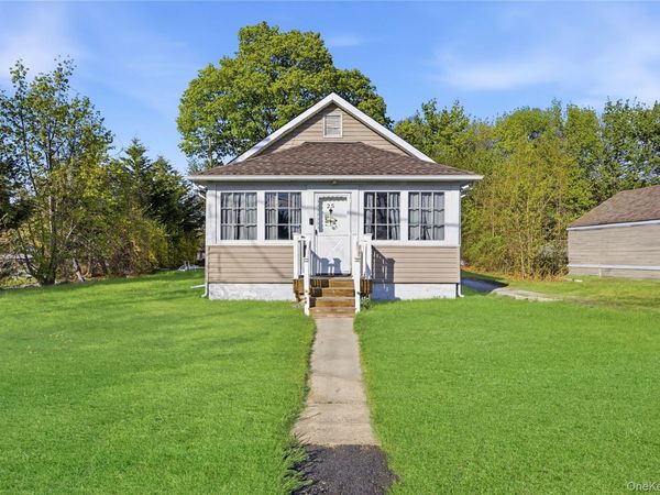 25 Lamport Avenue, Port Jefferson Station, NY 11776