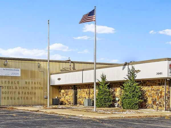 3001 E Pythian Street, Springfield, MO 65802