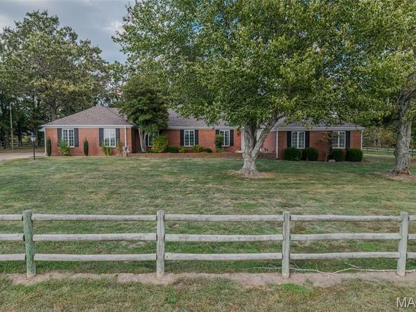 21355 Ember Road , Lebanon, MO 65536