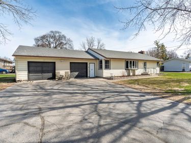 122 W Fir Avenue, Fergus Falls, MN 56537