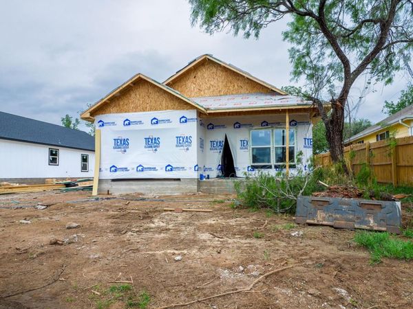 147 W Pine DR , Granite Shoals, TX 78654