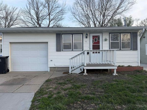 96 Sargent, Akron, IA 51001